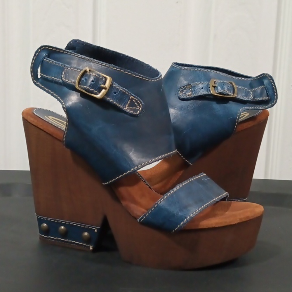 Sbicca Blue Leather Women's Sandals